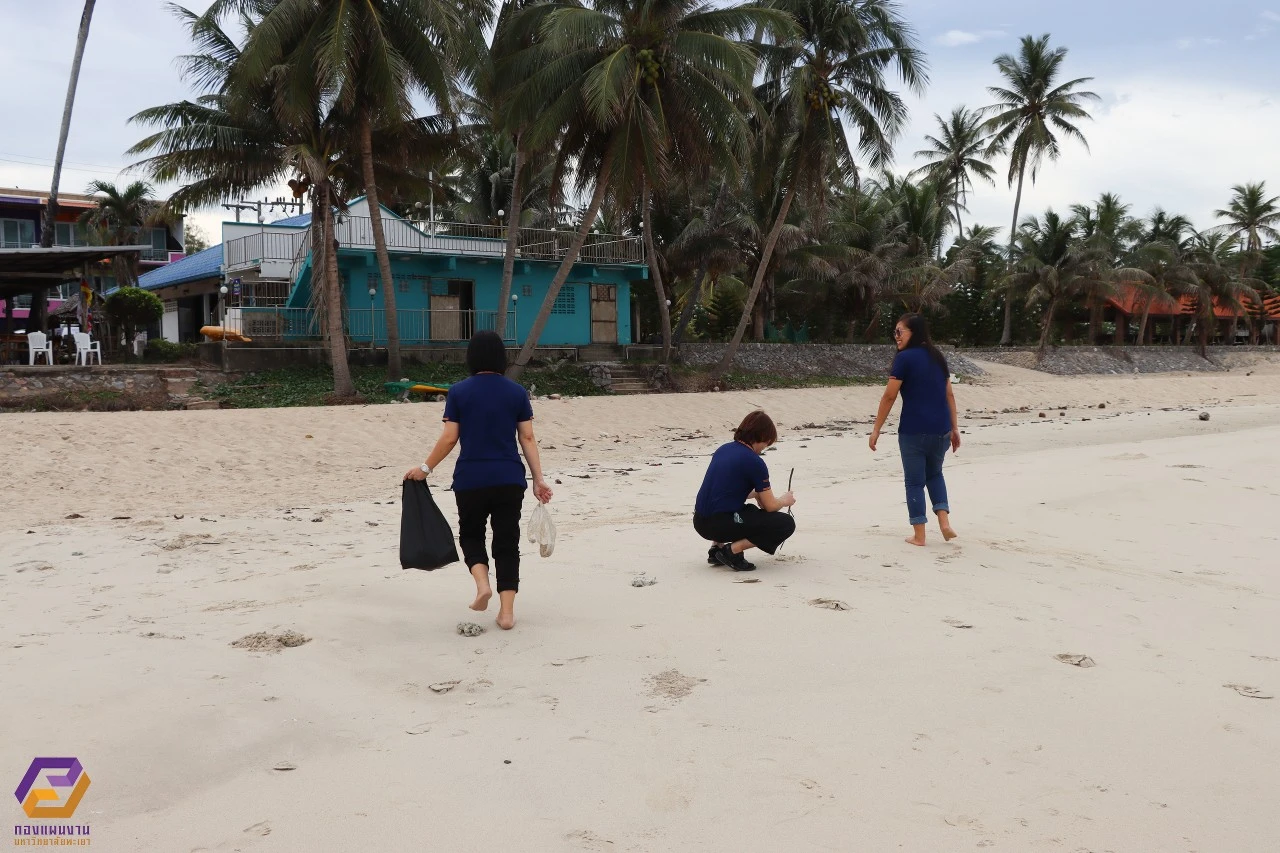 The Planning Division of the University of Phayao Organized a Knowledge Development Project for Excellence and Corporate Social Responsibility (CSR) Activities for Volunteer Coastal Waste Management and Landscape Development