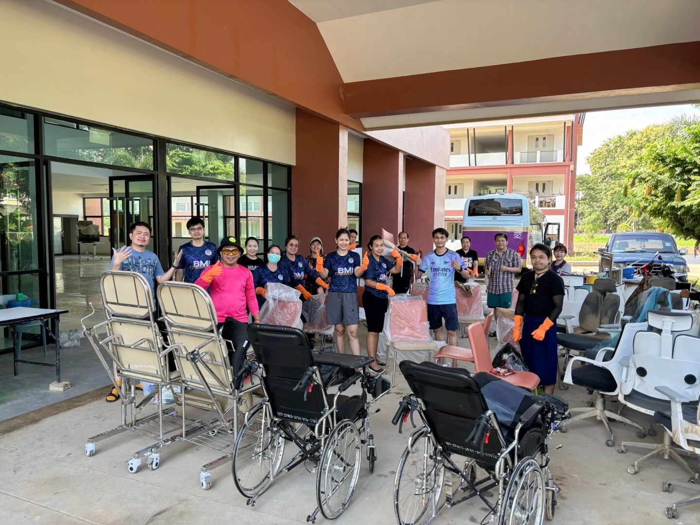 The Planning Division Participates in "Big Cleaning Day" to Clean Buildings and Equipment Damaged by Flooding in Chiang Rai Province and the Elderly Health Promotion and Rehabilitation Center at the University of Phayao