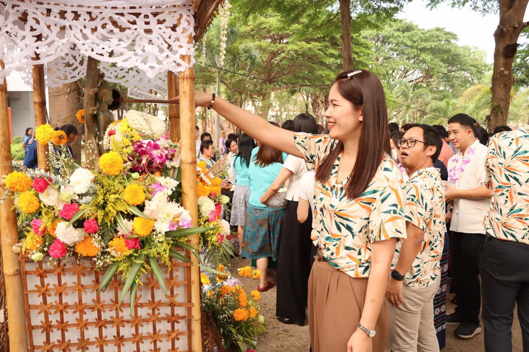 Executives and Staff of the Planning Division Participate in the Songkran Ceremony to Pay Respect to the University President and Elders