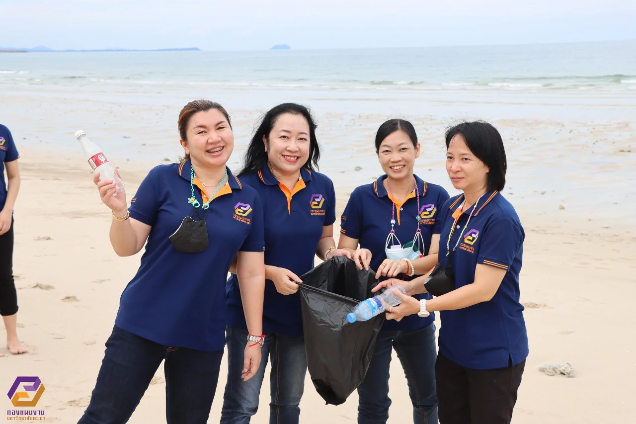 The Planning Division of the University of Phayao Organized a Knowledge Development Project for Excellence and Corporate Social Responsibility (CSR) Activities for Volunteer Coastal Waste Management and Landscape Development