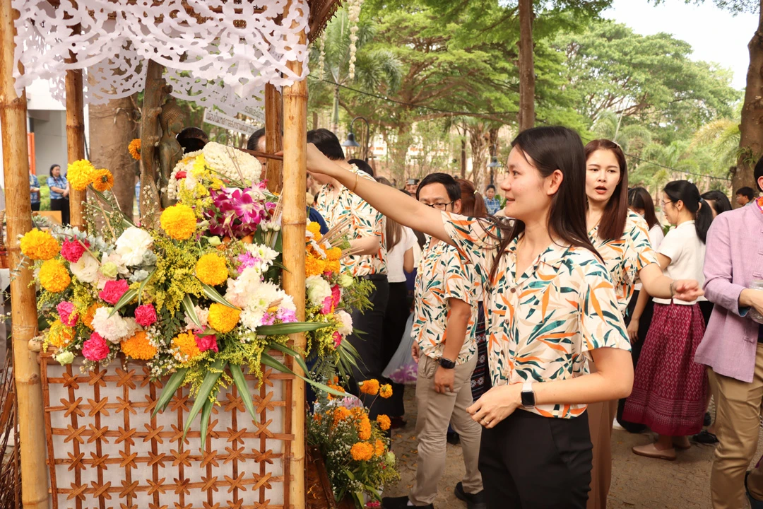 Executives and Staff of the Planning Division Participate in the Songkran Ceremony to Pay Respect to the University President and Elders