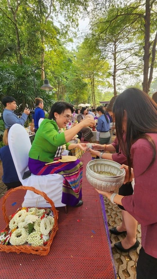 Personnel from the Planning Division Participate in the Water Pouring Ceremony for the President and Elders on the Occasion of the Songkran Festival at Phayao University for the Year 2023