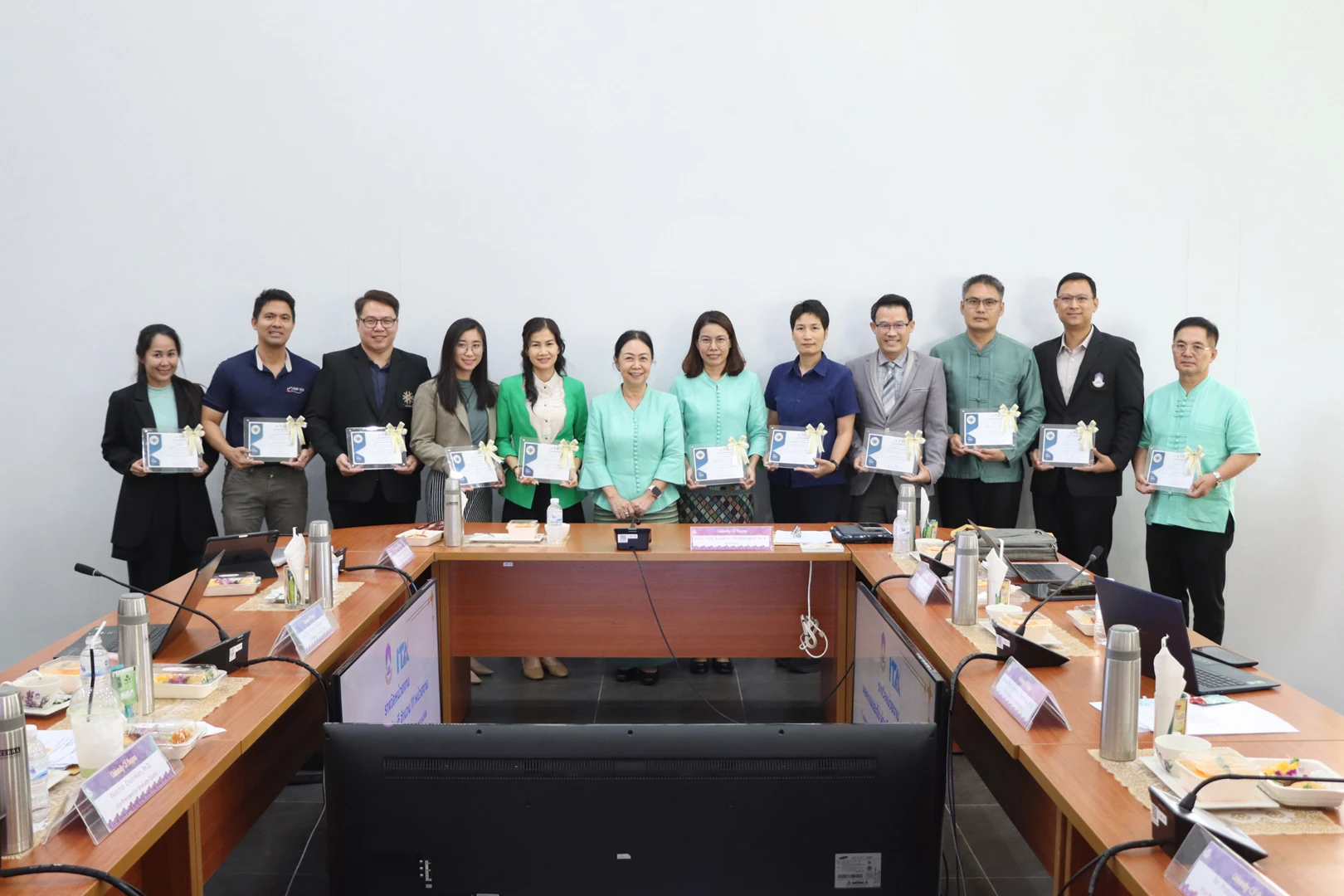 Planning Division Holds the 13th Risk Management Committee Meeting (3/2567) and Presents Certificates to Units with Satisfactory UP ITA Evaluation for Fiscal Year 2024