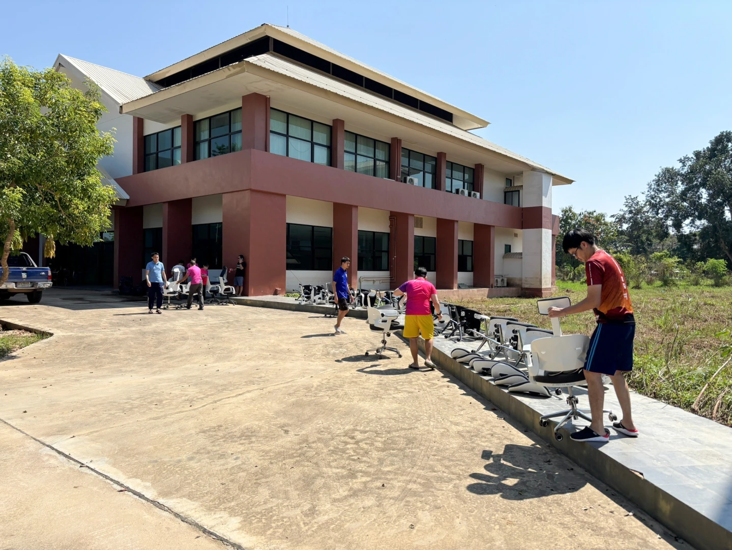 The Planning Division Participates in "Big Cleaning Day" to Clean Buildings and Equipment Damaged by Flooding in Chiang Rai Province and the Elderly Health Promotion and Rehabilitation Center at the University of Phayao