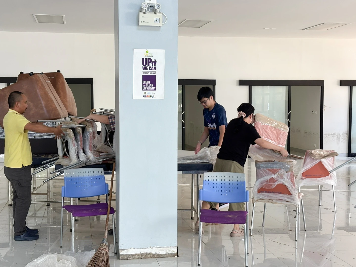 The Planning Division Participates in "Big Cleaning Day" to Clean Buildings and Equipment Damaged by Flooding in Chiang Rai Province and the Elderly Health Promotion and Rehabilitation Center at the University of Phayao