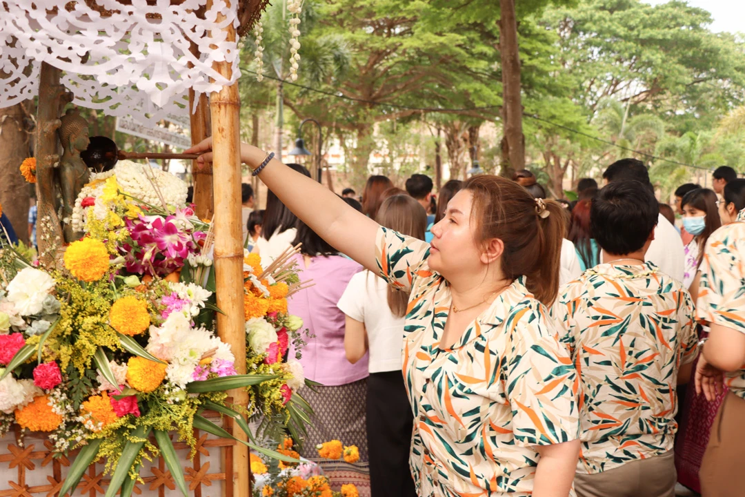 Executives and Staff of the Planning Division Participate in the Songkran Ceremony to Pay Respect to the University President and Elders