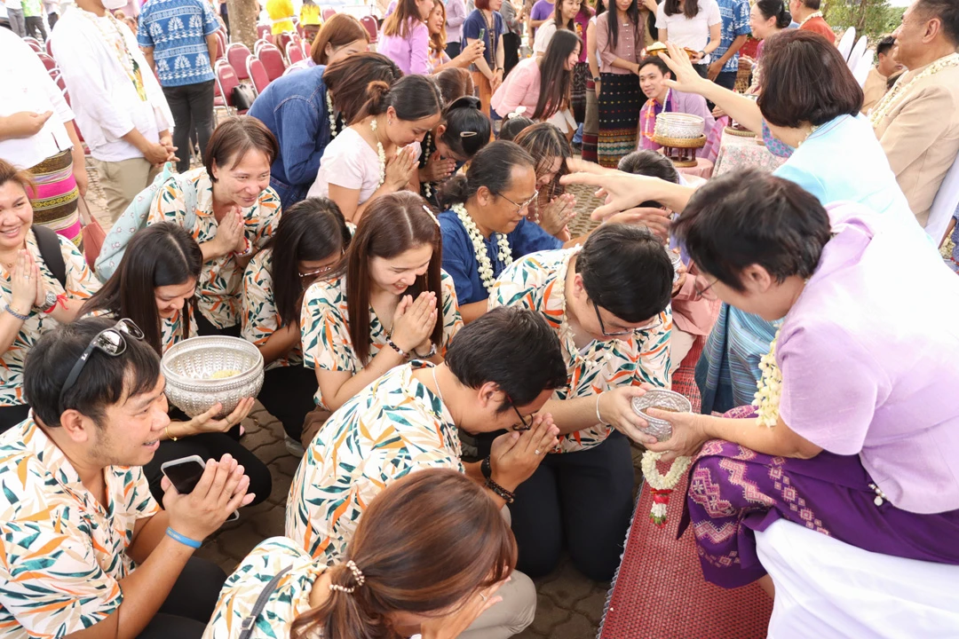 Executives and Staff of the Planning Division Participate in the Songkran Ceremony to Pay Respect to the University President and Elders