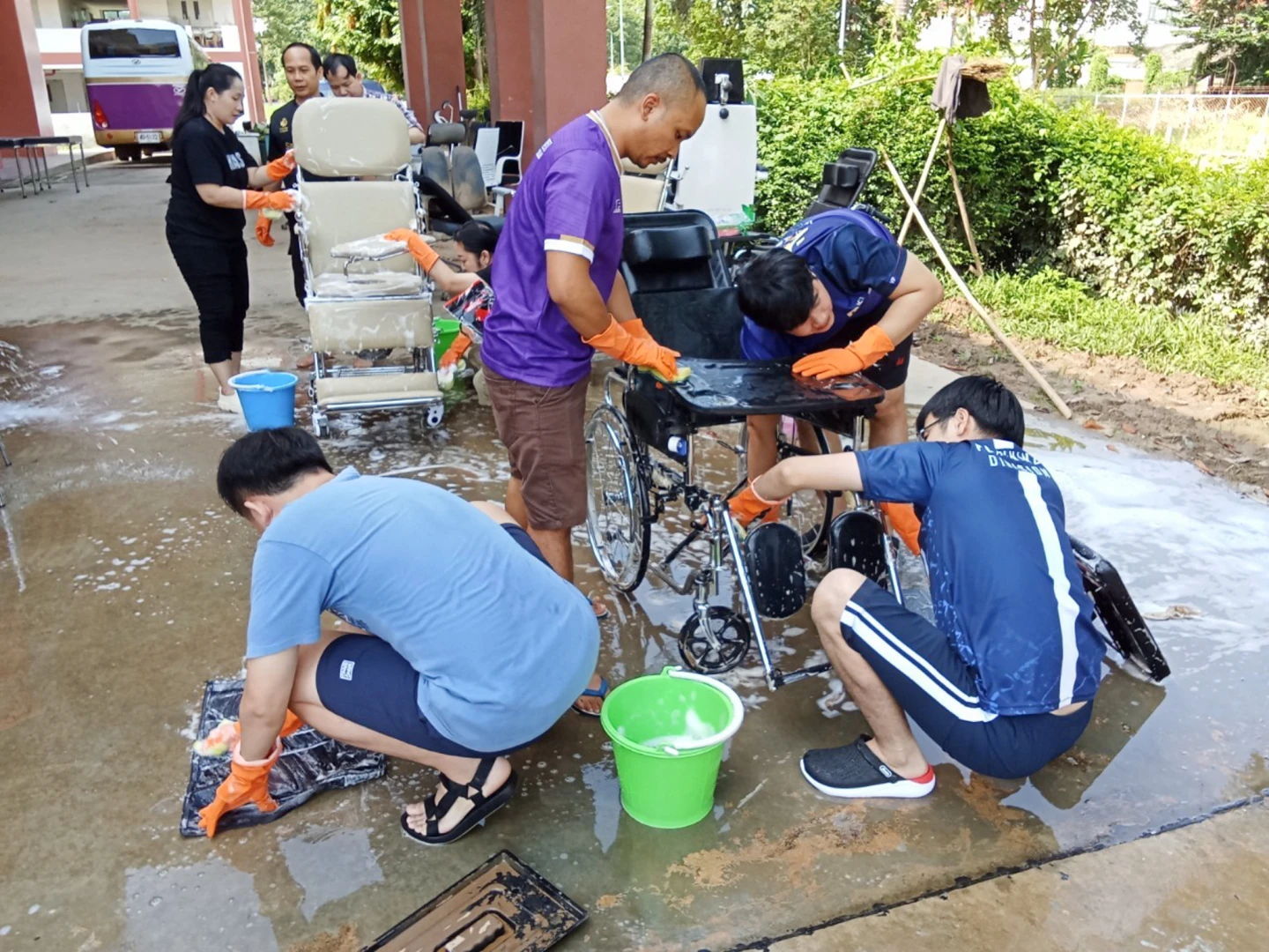 The Planning Division Participates in "Big Cleaning Day" to Clean Buildings and Equipment Damaged by Flooding in Chiang Rai Province and the Elderly Health Promotion and Rehabilitation Center at the University of Phayao