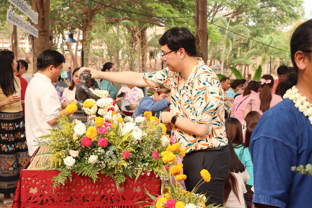 Executives and Staff of the Planning Division Participate in the Songkran Ceremony to Pay Respect to the University President and Elders