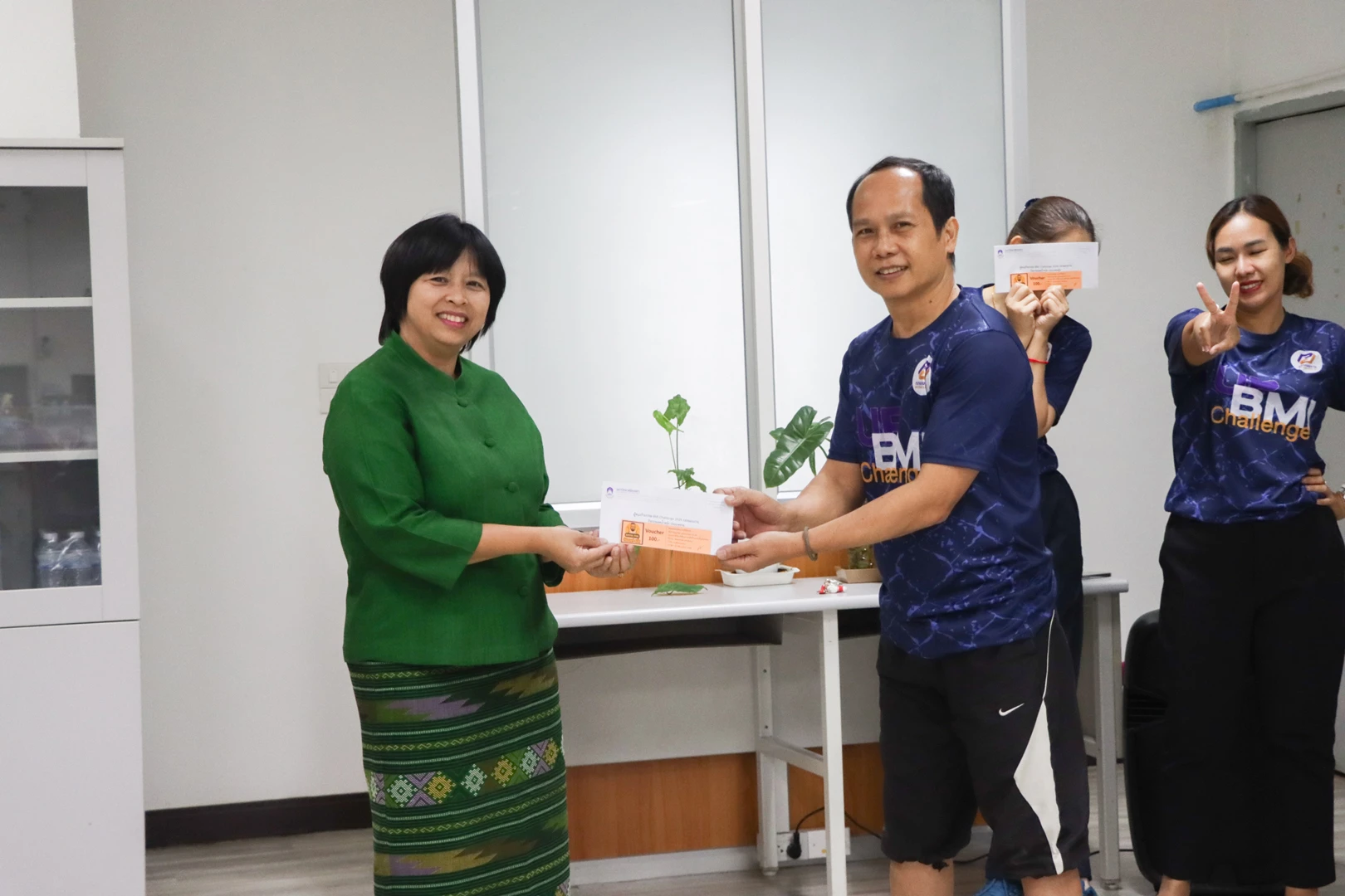 The Planning Division Concludes the Aerobic Dance Activity and Presents Awards to BMI Challenge Winners as Part of the Good Health and Well-Being Program