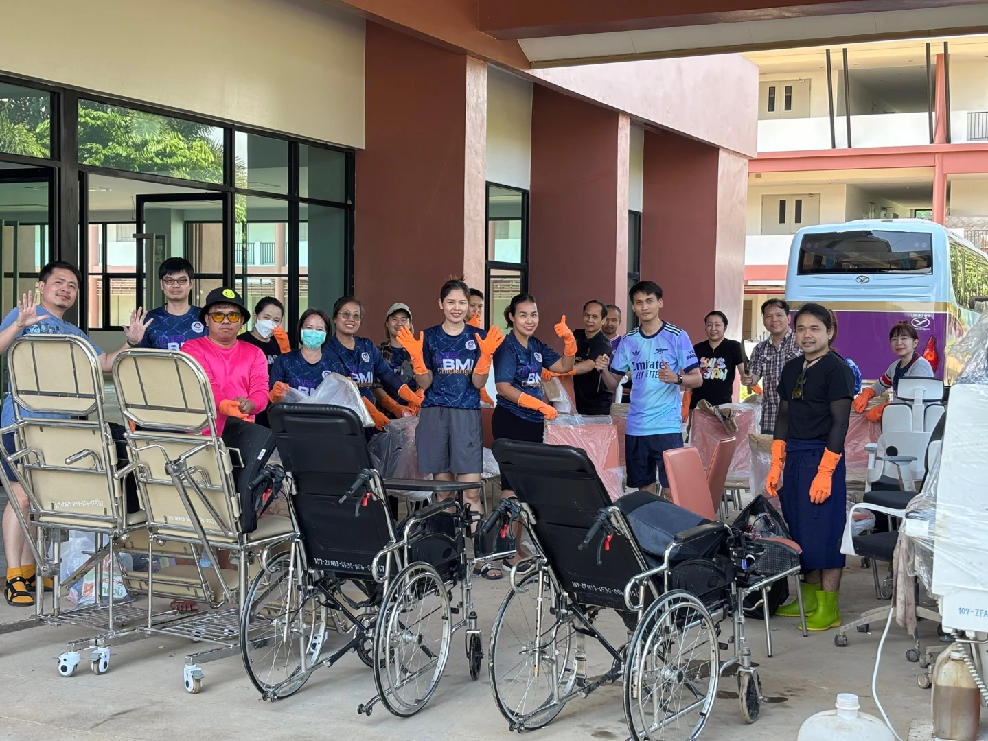 The Planning Division Participates in "Big Cleaning Day" to Clean Buildings and Equipment Damaged by Flooding in Chiang Rai Province and the Elderly Health Promotion and Rehabilitation Center at the University of Phayao