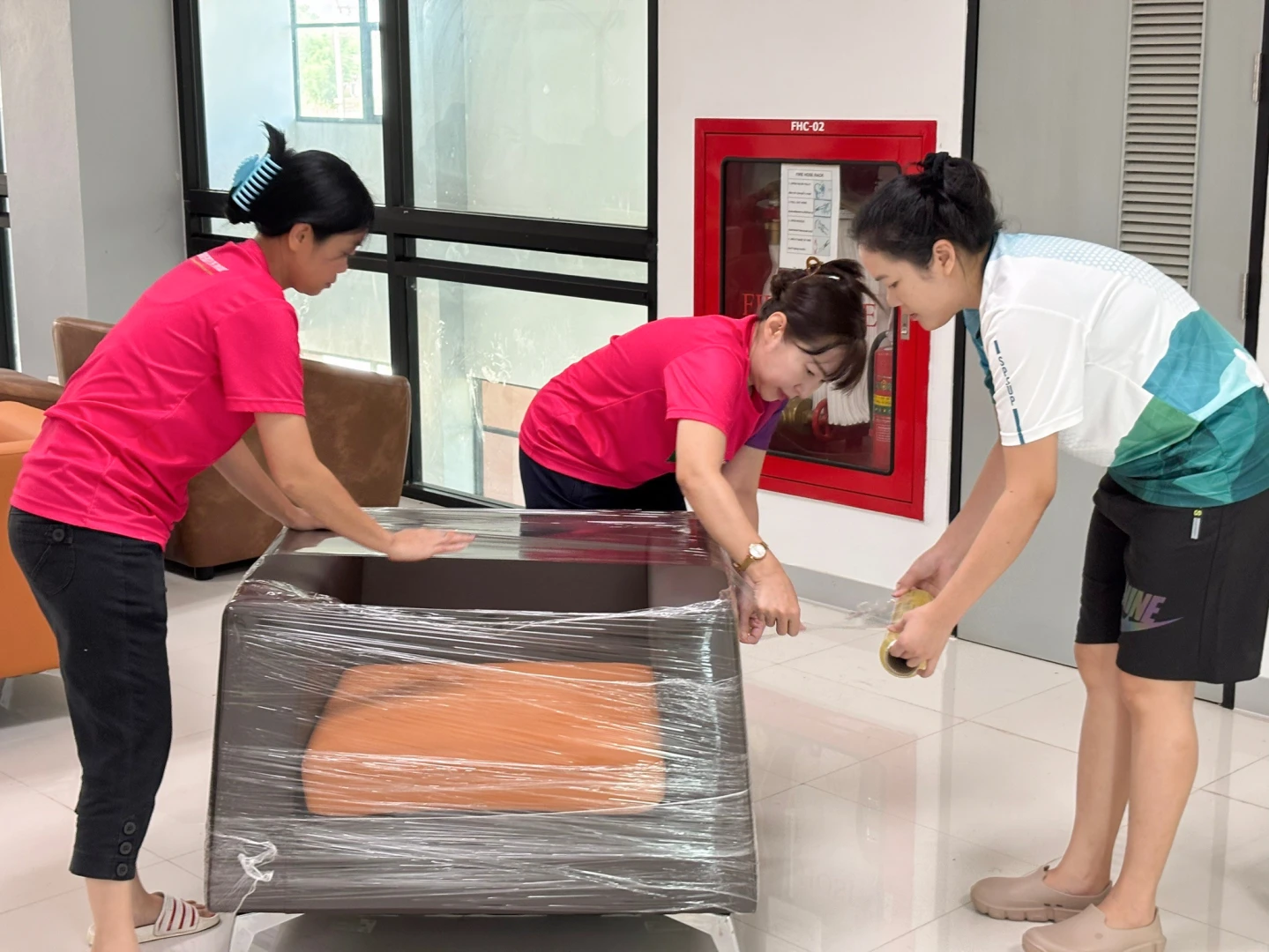 The Planning Division Participates in "Big Cleaning Day" to Clean Buildings and Equipment Damaged by Flooding in Chiang Rai Province and the Elderly Health Promotion and Rehabilitation Center at the University of Phayao