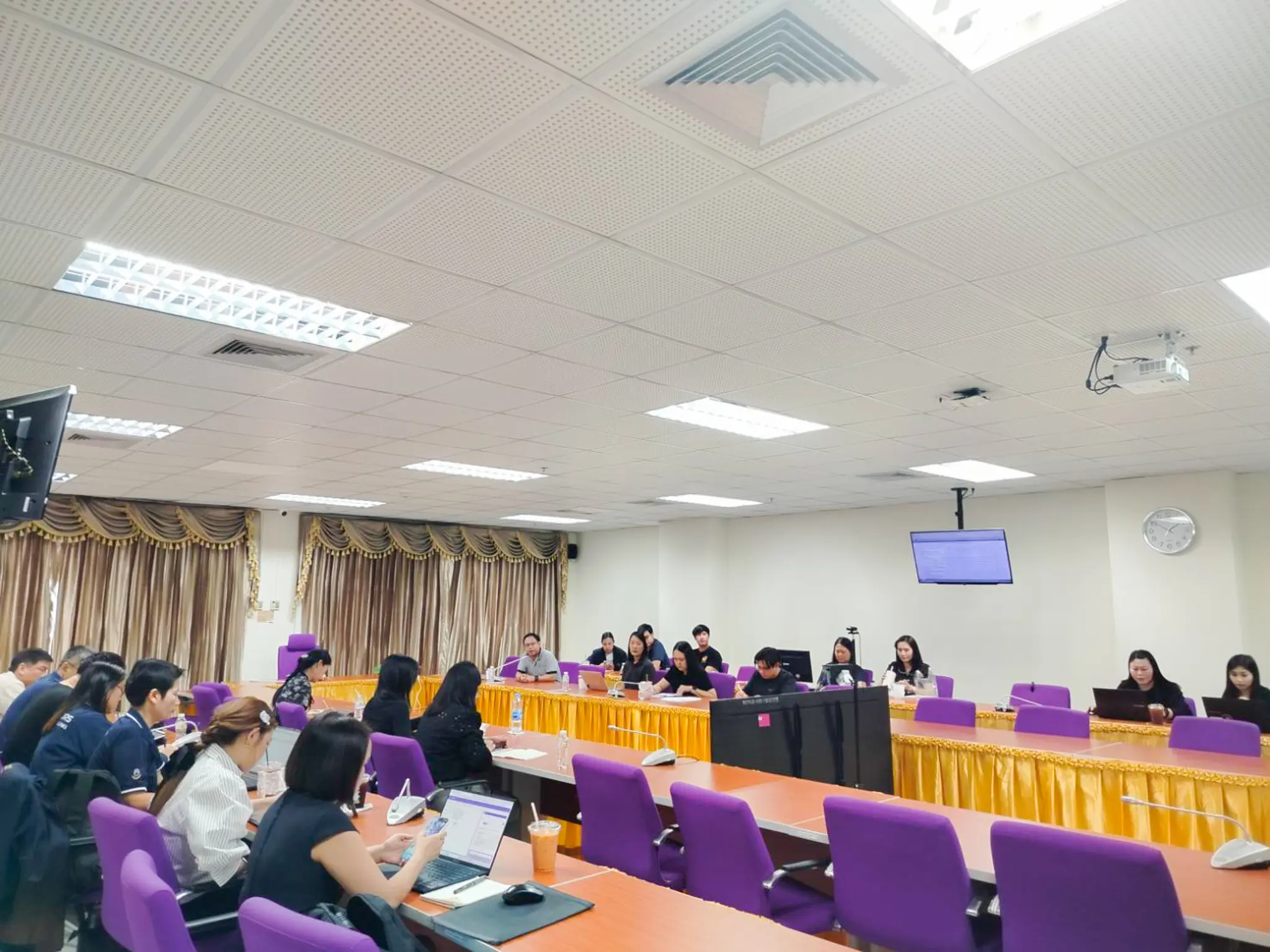 กองแผนงาน มหาวิทยาลัยพะเยา เข้าร่วมประชุมเตรียมความพร้อมการประเมินคุณภาพการศึกษาภายใน ตามเกณฑ์ EdPEx ปีการศึกษา 2568