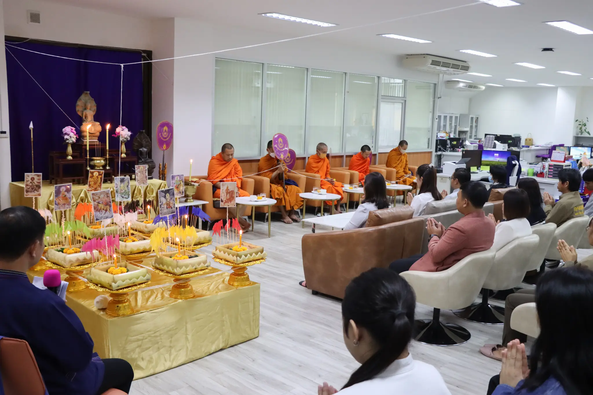 กองแผนงานจัดพิธีทำบุญเพื่อความเป็นสิริมงคลและสร้างขวัญกำลังใจแก่บุคลากร