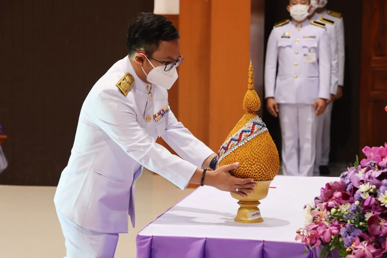 มหาวิทยาลัยพะเยา ร่วมพิธีถวายเครื่องราชสักการะและวางพานพุ่ม และพิธีถวายพระพรชัยมงคล เนื่องในโอกาสวันเฉลิมพระชนมพรรษา สมเด็จพระนางเจ้าสุทิดา พัชรสุธาพิมลลักษณ พระบรมราชินี 3 มิถุนายน 2566