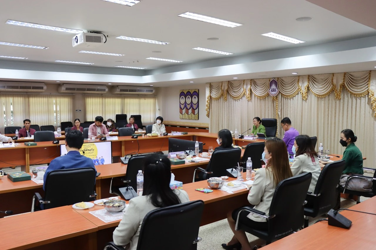 อธิการบดีพร้อมด้วยคณะผู้บริหารมหาวิทยาลัยพะเยา พบปะบุคลากรสำนักงานสภามหาวิทยาลัย และกองแผนงาน ในกิจกรรม “สภากาแฟสัญจร”