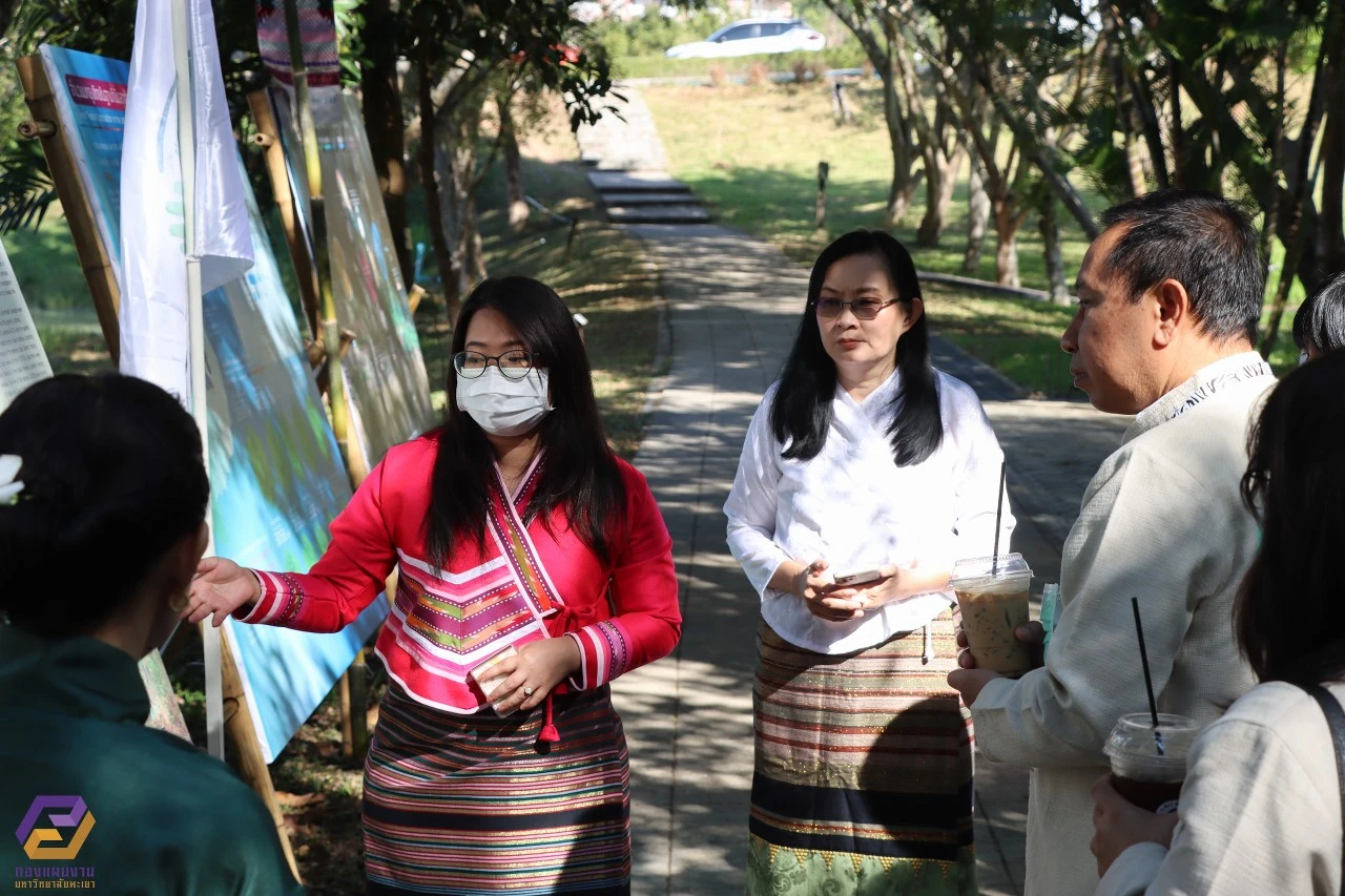 มหาวิทยาลัยพะเยา ต้อนรับคณะผู้บริหารและเจ้าหน้าที่ผู้ปฏิบัติงานด้านงบประมาณของสำนักงบประมาณ เยี่ยมชมประชุมหารือ และตรวจติดตามผลการดำเนินงานด้านงบประมาณของมหาวิทยาลัยพะเยา