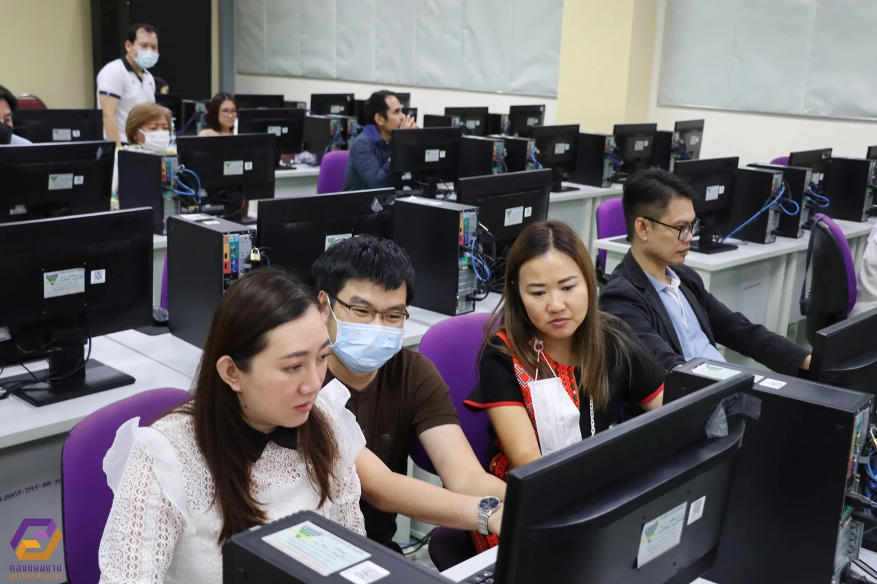 กองแผนงานได้รับเกียรติเป็นวิทยากรให้ความรู้ระบบบริหารจัดการแผนและงบประมาณ (e-Budget) แก่บุคลากรคณะบริหารธุรกิจและนิเทศศาสตร์