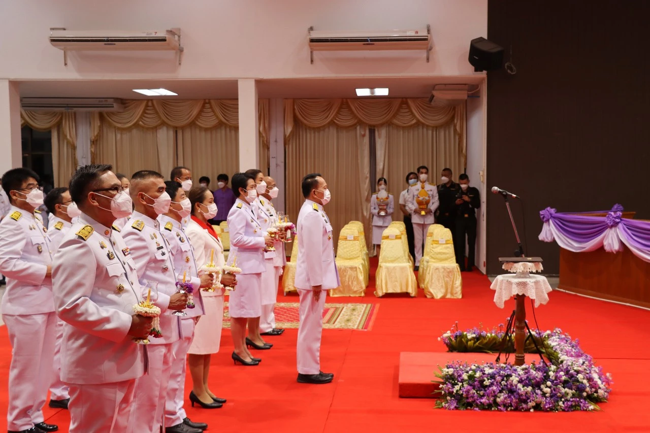 มหาวิทยาลัยพะเยา ร่วมพิธีถวายเครื่องราชสักการะและวางพานพุ่ม และพิธีถวายพระพรชัยมงคล เนื่องในโอกาสวันเฉลิมพระชนมพรรษา สมเด็จพระนางเจ้าสุทิดา พัชรสุธาพิมลลักษณ พระบรมราชินี 3 มิถุนายน 2566