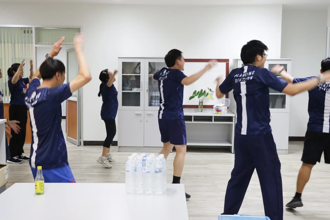 กองแผนงาน จัดกิจกรรมเต้นแอโรบิค (ประจำเดือนกุมภาพันธ์) โครงการเสริมสร้างสุขภาวะที่ดีในองค์กร (Good Health and Well – Being : BMI Challenge)