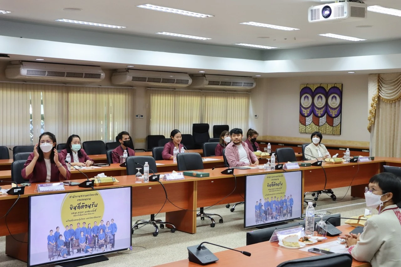อธิการบดีพร้อมด้วยคณะผู้บริหารมหาวิทยาลัยพะเยา พบปะบุคลากรสำนักงานสภามหาวิทยาลัย และกองแผนงาน ในกิจกรรม “สภากาแฟสัญจร”