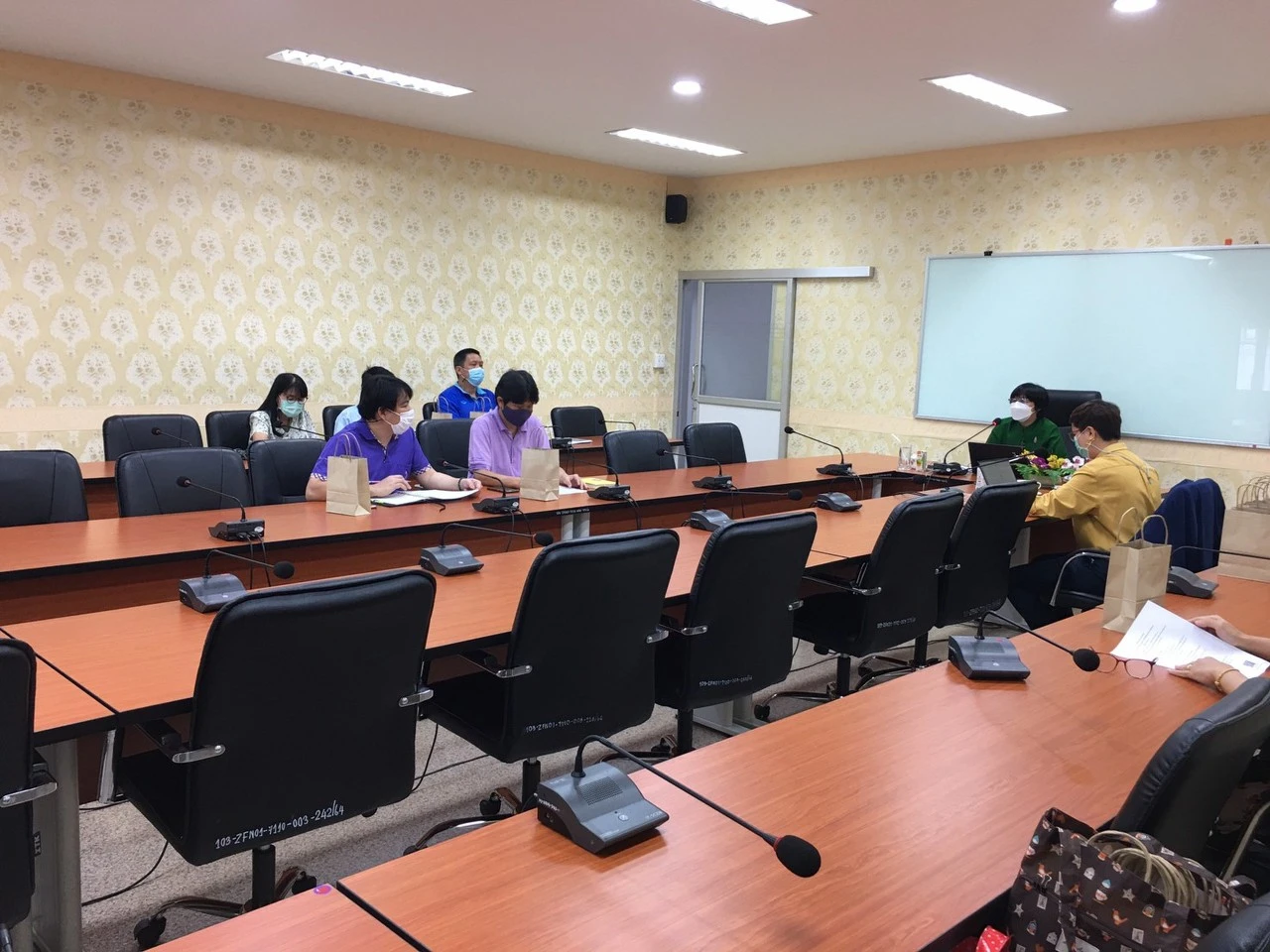 มหาวิทยาลัยพะเยา จัดประชุมการกำกับติดตามผลการดำเนินงาน ด้านการประเมินคุณธรรมและความโปร่งใสในการดำเนินงานของหน่วยงานภาครัฐ (ITA) ระดับมหาวิทยาลัยพะเยา ประจำปีงบประมาณ พ.ศ. 2565 พร้อมทั้งให้ข้อเสนอแนะเพื่อการปรับปรุงพัฒนา