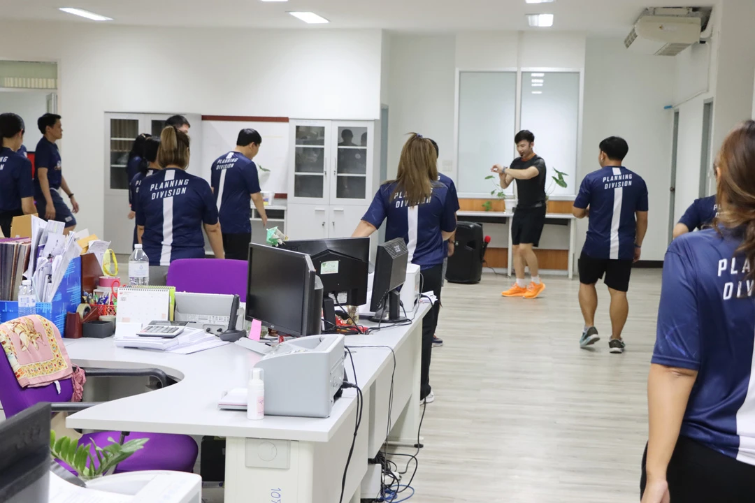 กองแผนงาน จัดกิจกรรมเต้นแอโรบิค (ประจำเดือนกุมภาพันธ์) โครงการเสริมสร้างสุขภาวะที่ดีในองค์กร (Good Health and Well – Being : BMI Challenge)