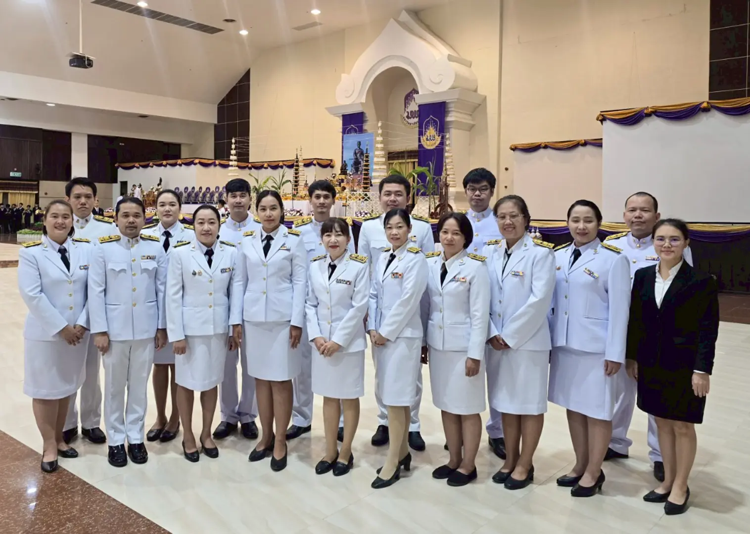 บุคลากรกองแผนงานร่วมพิธีวางพานพุ่มถวายเป็นราชสักการะในพิธีสถาปนามหาวิทยาลัยพะเยา ในโอกาสครบรอบ 15 ปี แห่งการสถาปนาเป็นมหาวิทยาลัยพะเยา