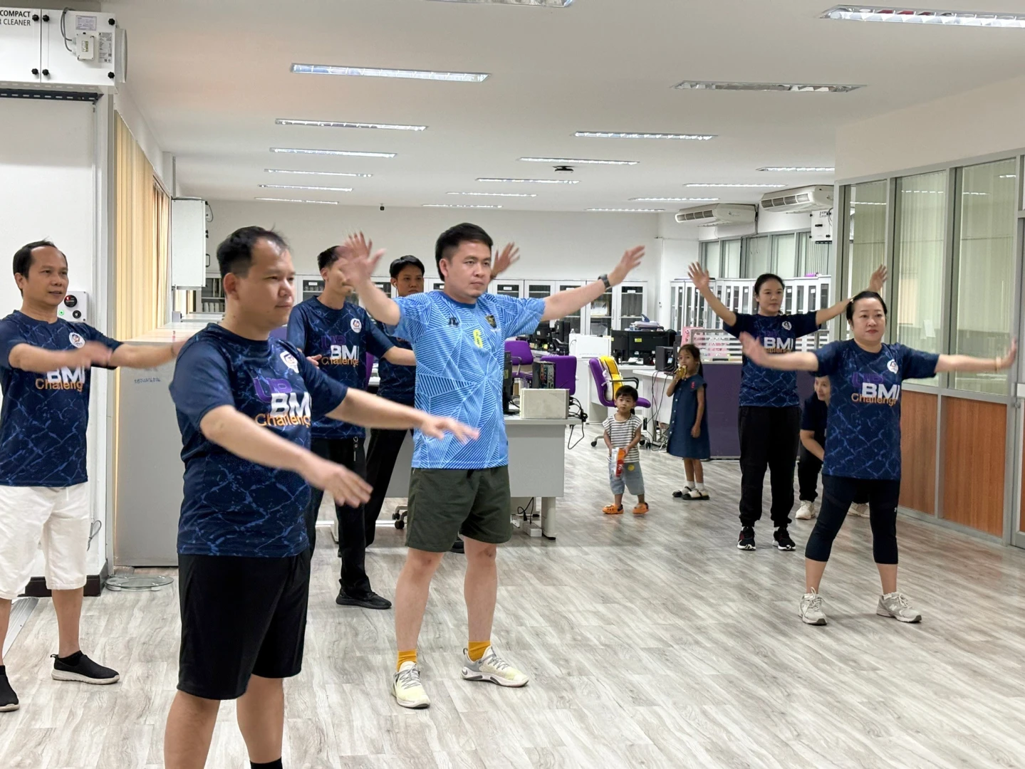 กองแผนงาน จัดกิจกรรมเต้นแอโรบิค (ประจำเดือนมีนาคม) โครงการเสริมสร้างสุขภาวะที่ดีในองค์กร (Good Health and Well – Being : BMI Challenge)