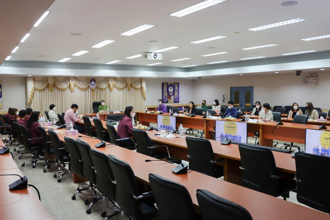 อธิการบดีพร้อมด้วยคณะผู้บริหารมหาวิทยาลัยพะเยา พบปะบุคลากรสำนักงานสภามหาวิทยาลัย และกองแผนงาน ในกิจกรรม “สภากาแฟสัญจร”