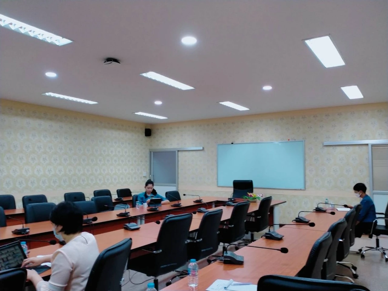 การประชุมสัมมนา เรื่อง “การแบ่งปันเรียนรู้เพื่อพัฒนาบุคลากรสนับสนุนการพัฒนาคุณภาพองค์กร”  ผ่านสื่ออิเล็กทรอนิกส์ ระบบ ZOOM