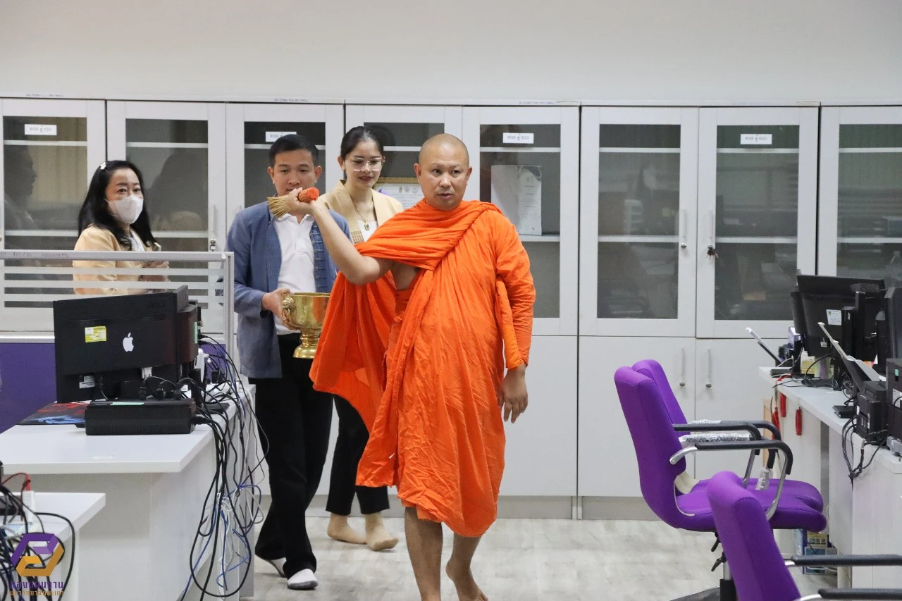 กองแผนงานจัดพิธีทำบุญเพื่อความเป็นสิริมงคลและสร้างขวัญกำลังใจแก่บุคลากร
