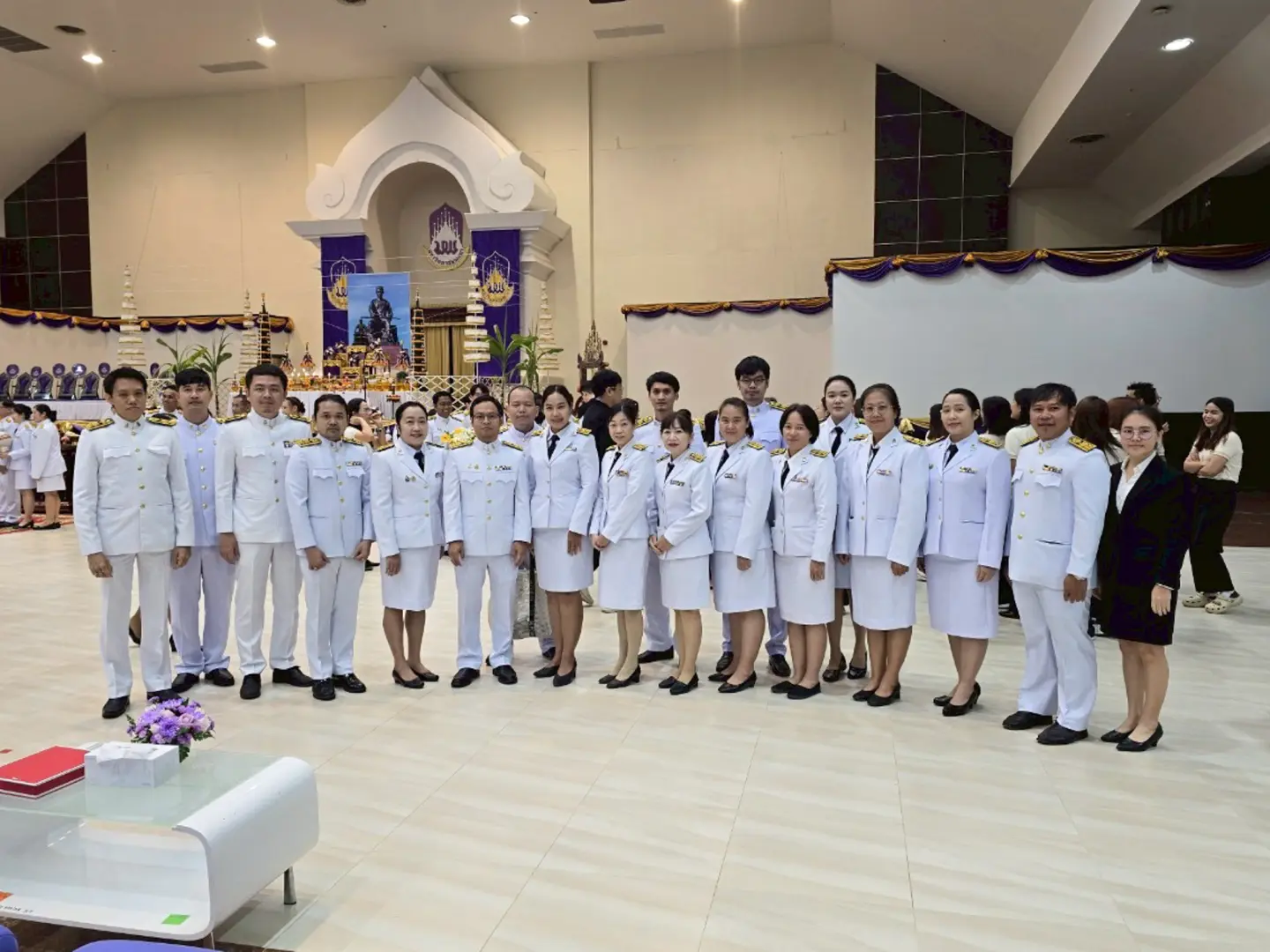 บุคลากรกองแผนงานร่วมพิธีวางพานพุ่มถวายเป็นราชสักการะในพิธีสถาปนามหาวิทยาลัยพะเยา ในโอกาสครบรอบ 15 ปี แห่งการสถาปนาเป็นมหาวิทยาลัยพะเยา