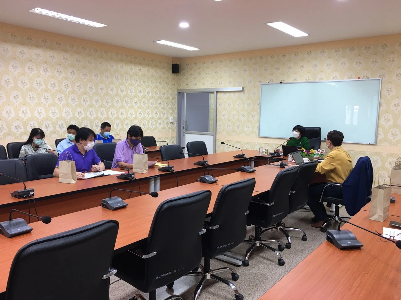 มหาวิทยาลัยพะเยา จัดประชุมการกำกับติดตามผลการดำเนินงาน ด้านการประเมินคุณธรรมและความโปร่งใสในการดำเนินงานของหน่วยงานภาครัฐ (ITA) ระดับมหาวิทยาลัยพะเยา ประจำปีงบประมาณ พ.ศ. 2565 พร้อมทั้งให้ข้อเสนอแนะเพื่อการปรับปรุงพัฒนา