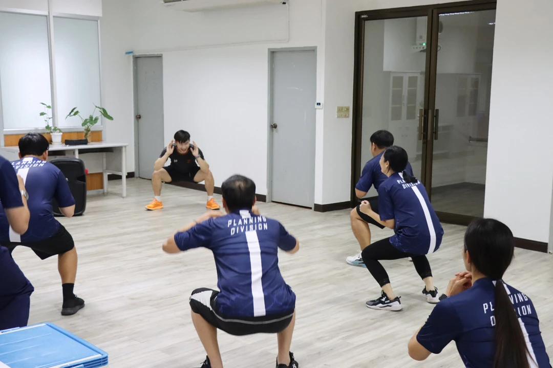 กองแผนงาน จัดกิจกรรมเต้นแอโรบิค (ประจำเดือนกุมภาพันธ์) โครงการเสริมสร้างสุขภาวะที่ดีในองค์กร (Good Health and Well – Being : BMI Challenge)