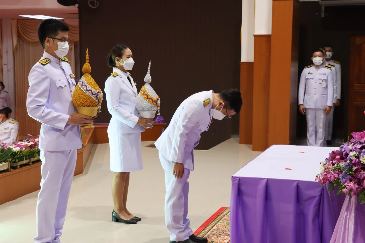 มหาวิทยาลัยพะเยา ร่วมพิธีถวายเครื่องราชสักการะและวางพานพุ่ม และพิธีถวายพระพรชัยมงคล เนื่องในโอกาสวันเฉลิมพระชนมพรรษา สมเด็จพระนางเจ้าสุทิดา พัชรสุธาพิมลลักษณ พระบรมราชินี 3 มิถุนายน 2566