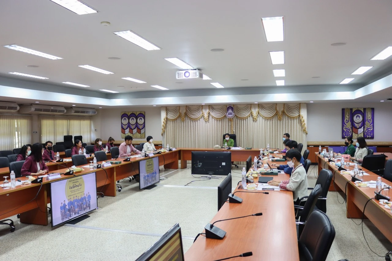 อธิการบดีพร้อมด้วยคณะผู้บริหารมหาวิทยาลัยพะเยา พบปะบุคลากรสำนักงานสภามหาวิทยาลัย และกองแผนงาน ในกิจกรรม “สภากาแฟสัญจร”