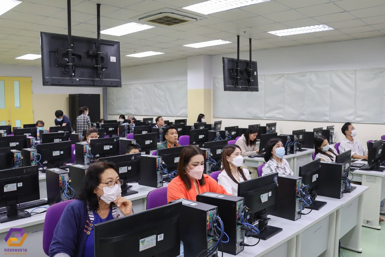 กองแผนงานได้รับเกียรติเป็นวิทยากรให้ความรู้ระบบบริหารจัดการแผนและงบประมาณ (e-Budget) แก่บุคลากรคณะบริหารธุรกิจและนิเทศศาสตร์
