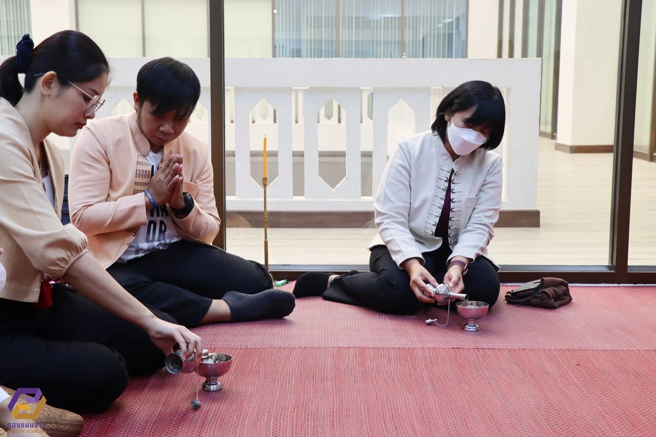 กองแผนงานจัดพิธีทำบุญเพื่อความเป็นสิริมงคลและสร้างขวัญกำลังใจแก่บุคลากร