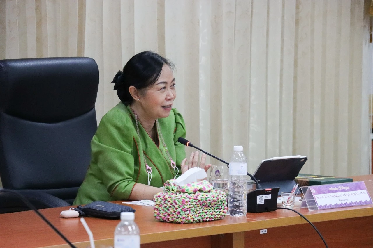 อธิการบดีพร้อมด้วยคณะผู้บริหารมหาวิทยาลัยพะเยา พบปะบุคลากรสำนักงานสภามหาวิทยาลัย และกองแผนงาน ในกิจกรรม “สภากาแฟสัญจร”