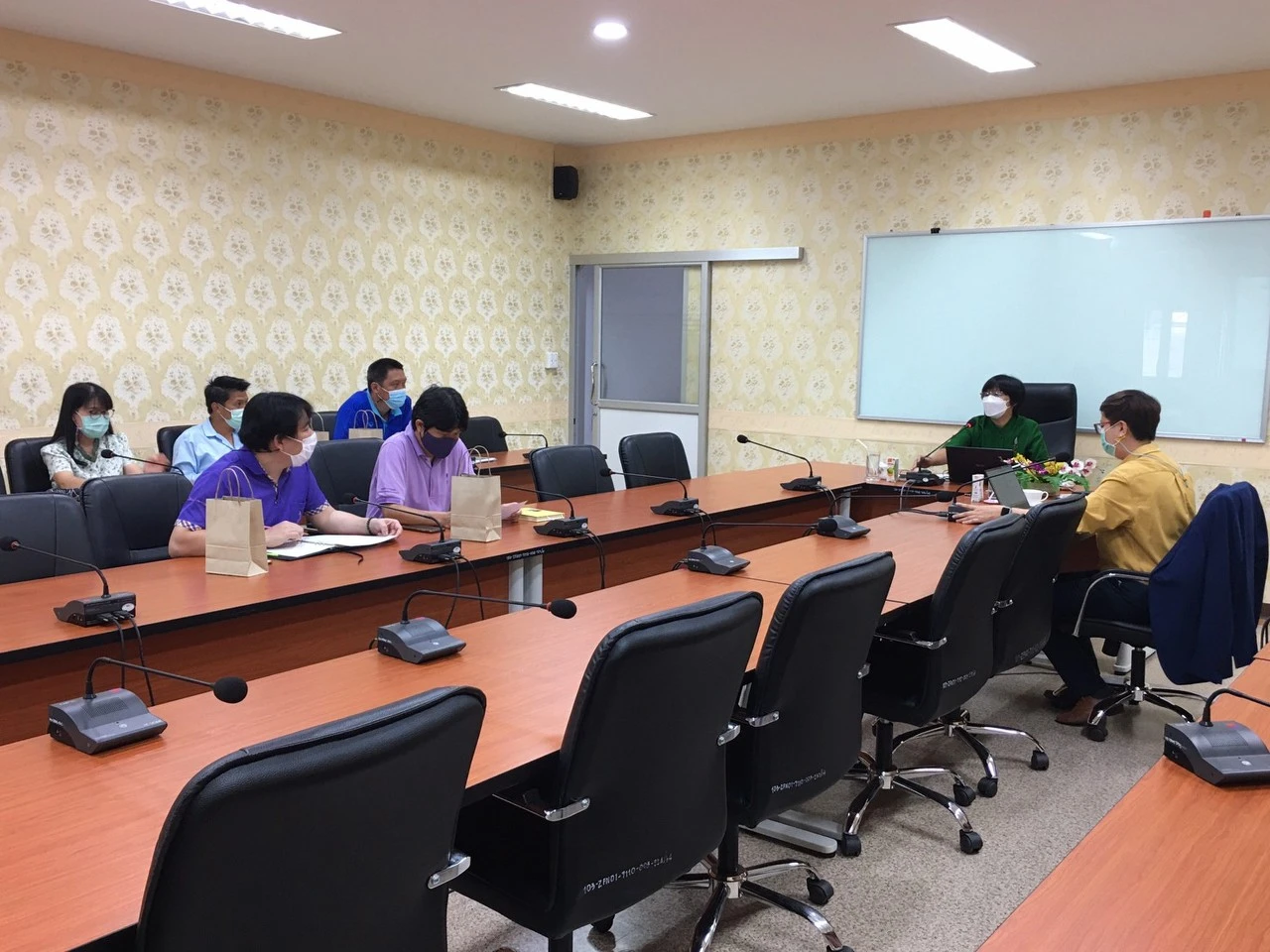 มหาวิทยาลัยพะเยา จัดประชุมการกำกับติดตามผลการดำเนินงาน ด้านการประเมินคุณธรรมและความโปร่งใสในการดำเนินงานของหน่วยงานภาครัฐ (ITA) ระดับมหาวิทยาลัยพะเยา ประจำปีงบประมาณ พ.ศ. 2565 พร้อมทั้งให้ข้อเสนอแนะเพื่อการปรับปรุงพัฒนา
