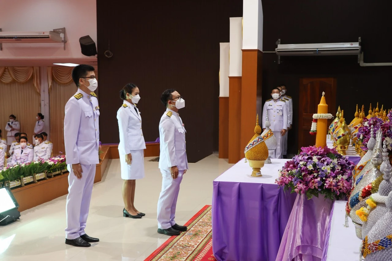 มหาวิทยาลัยพะเยา ร่วมพิธีถวายเครื่องราชสักการะและวางพานพุ่ม และพิธีถวายพระพรชัยมงคล เนื่องในโอกาสวันเฉลิมพระชนมพรรษา สมเด็จพระนางเจ้าสุทิดา พัชรสุธาพิมลลักษณ พระบรมราชินี 3 มิถุนายน 2566