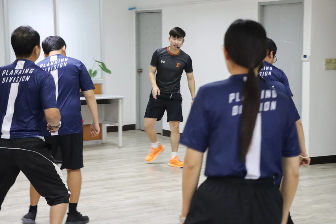 กองแผนงาน จัดกิจกรรมเต้นแอโรบิค (ประจำเดือนกุมภาพันธ์) โครงการเสริมสร้างสุขภาวะที่ดีในองค์กร (Good Health and Well – Being : BMI Challenge)