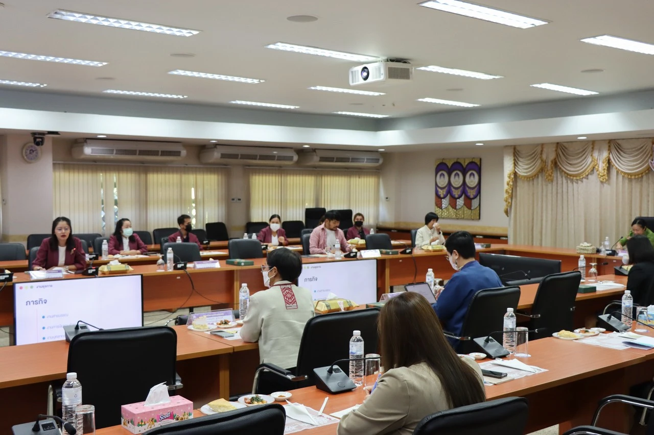 อธิการบดีพร้อมด้วยคณะผู้บริหารมหาวิทยาลัยพะเยา พบปะบุคลากรสำนักงานสภามหาวิทยาลัย และกองแผนงาน ในกิจกรรม “สภากาแฟสัญจร”